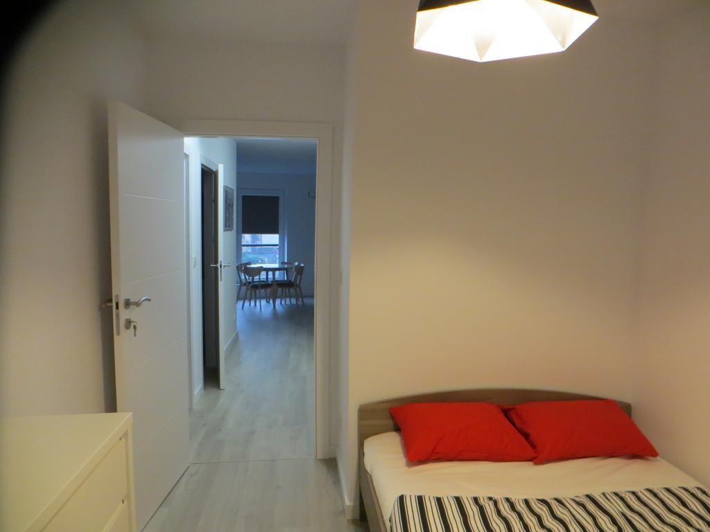 Poznan Black Red Apartment المظهر الخارجي الصورة